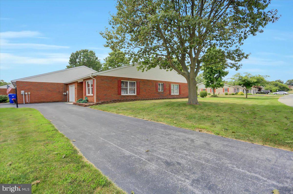 MEADOWBROOK - Residential