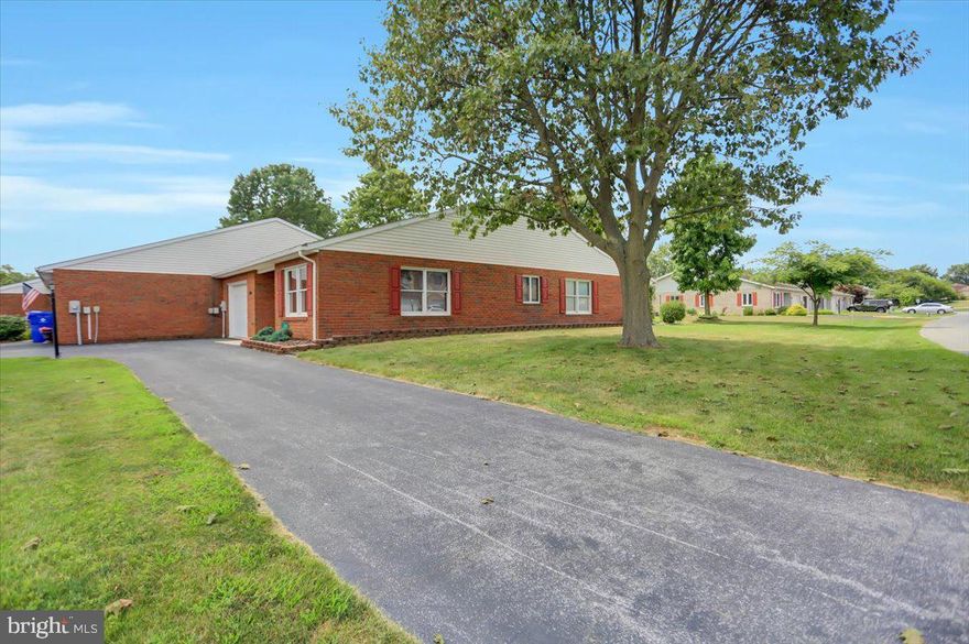 Looking for a lovely  (and completely move-in) place on one level?  Make sure to schedule your personal tour to truly appreciate all the perks that this  gem has to offer. Some of the great features  (besides the convenient location) are a bright kitchen (LOTS OF NATURAL LIGHT!) with a great size living room, 2 spacious bedrooms with walk-in closets, 2 full baths, laundry room off the hallway, 1 car garage and an extra storage room off of your private back porch from which you can decompress sipping on coffee while reading your favorite novel! Call for more details!