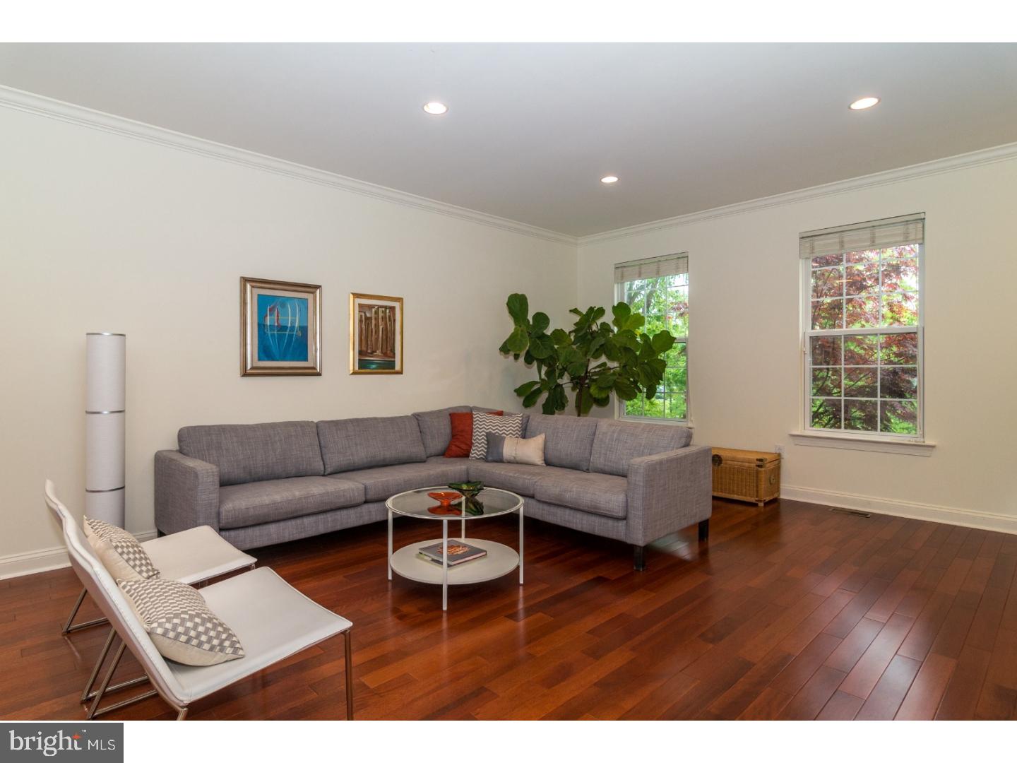 LANTERN HILL - Residential