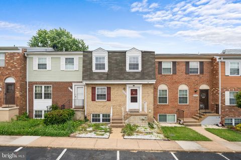 Photo of 8387 Woodline Court, MANASSAS, VA 20110 (MLS # VAMN2010938)