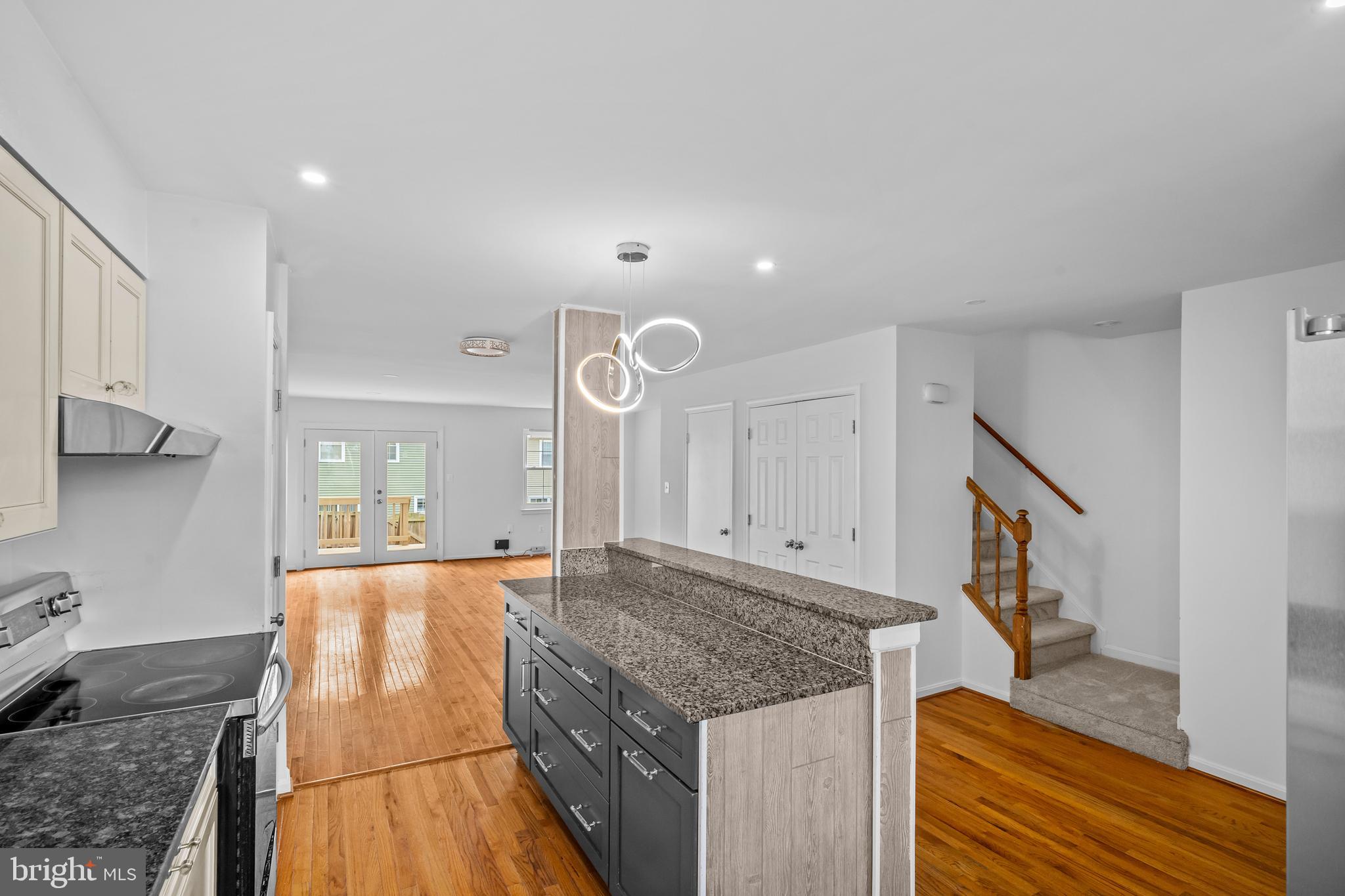 POINT OF WOODS - Residential