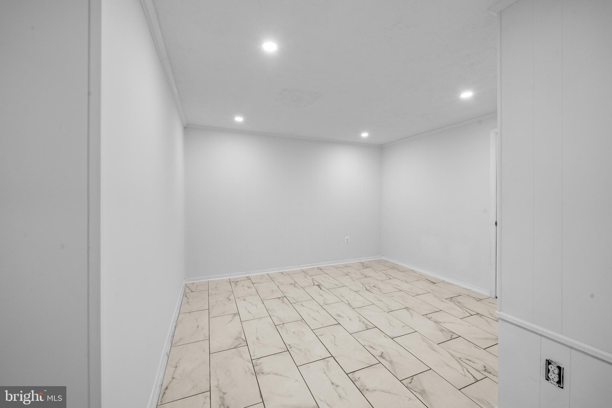 POINT OF WOODS - Residential