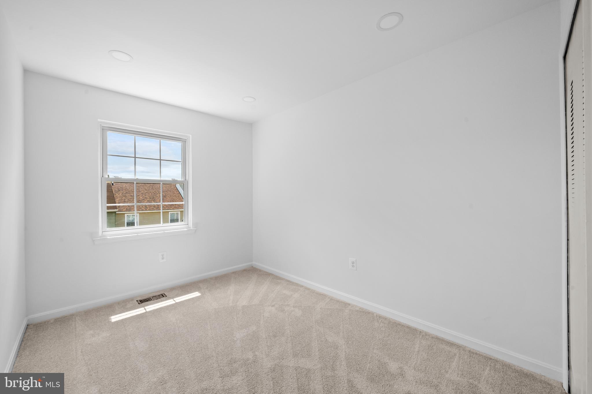 POINT OF WOODS - Residential