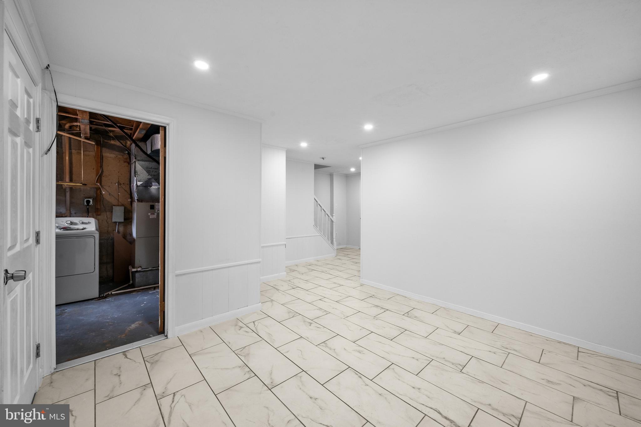 POINT OF WOODS - Residential