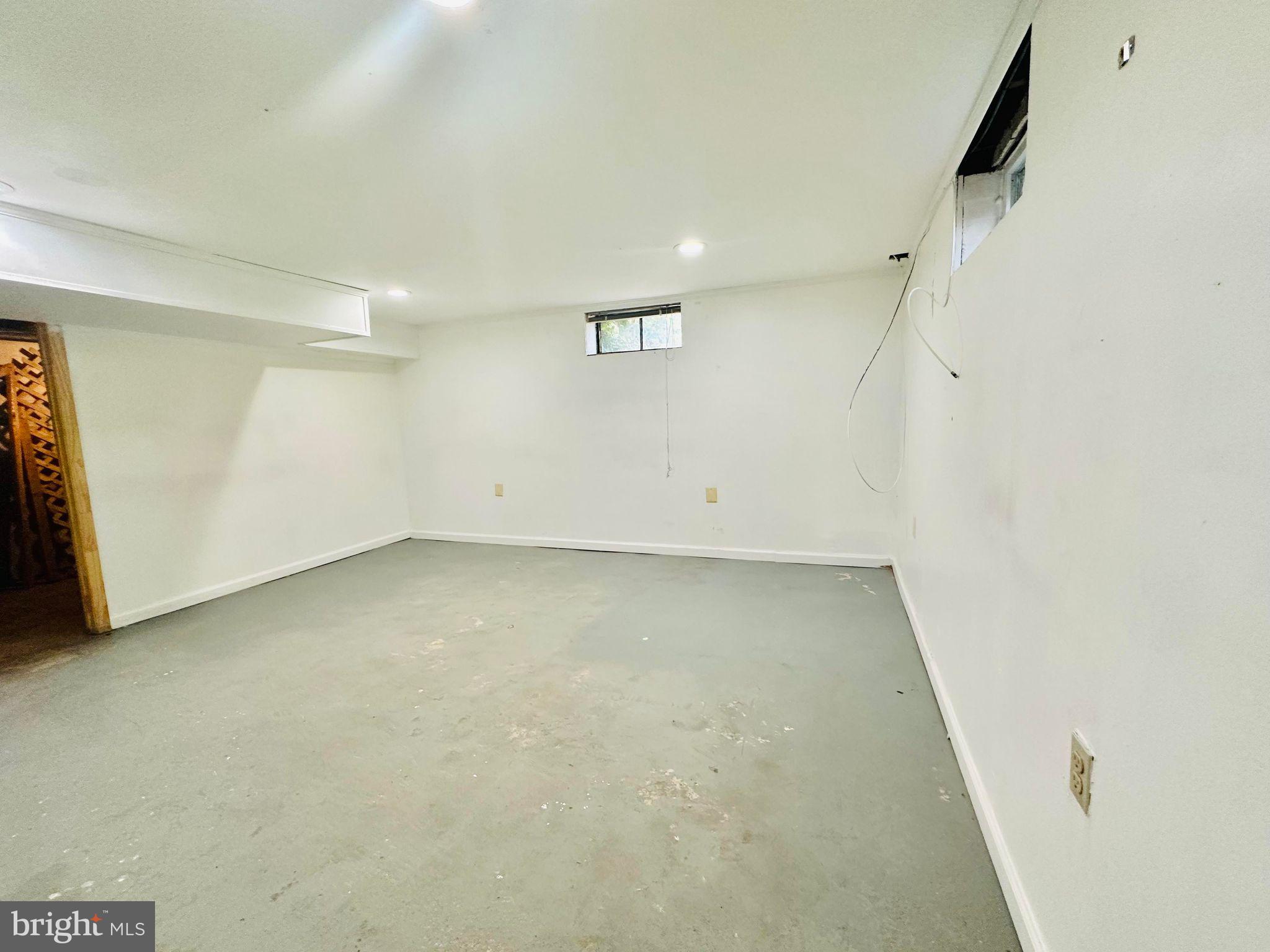 BROCKWOOD - Residential Lease