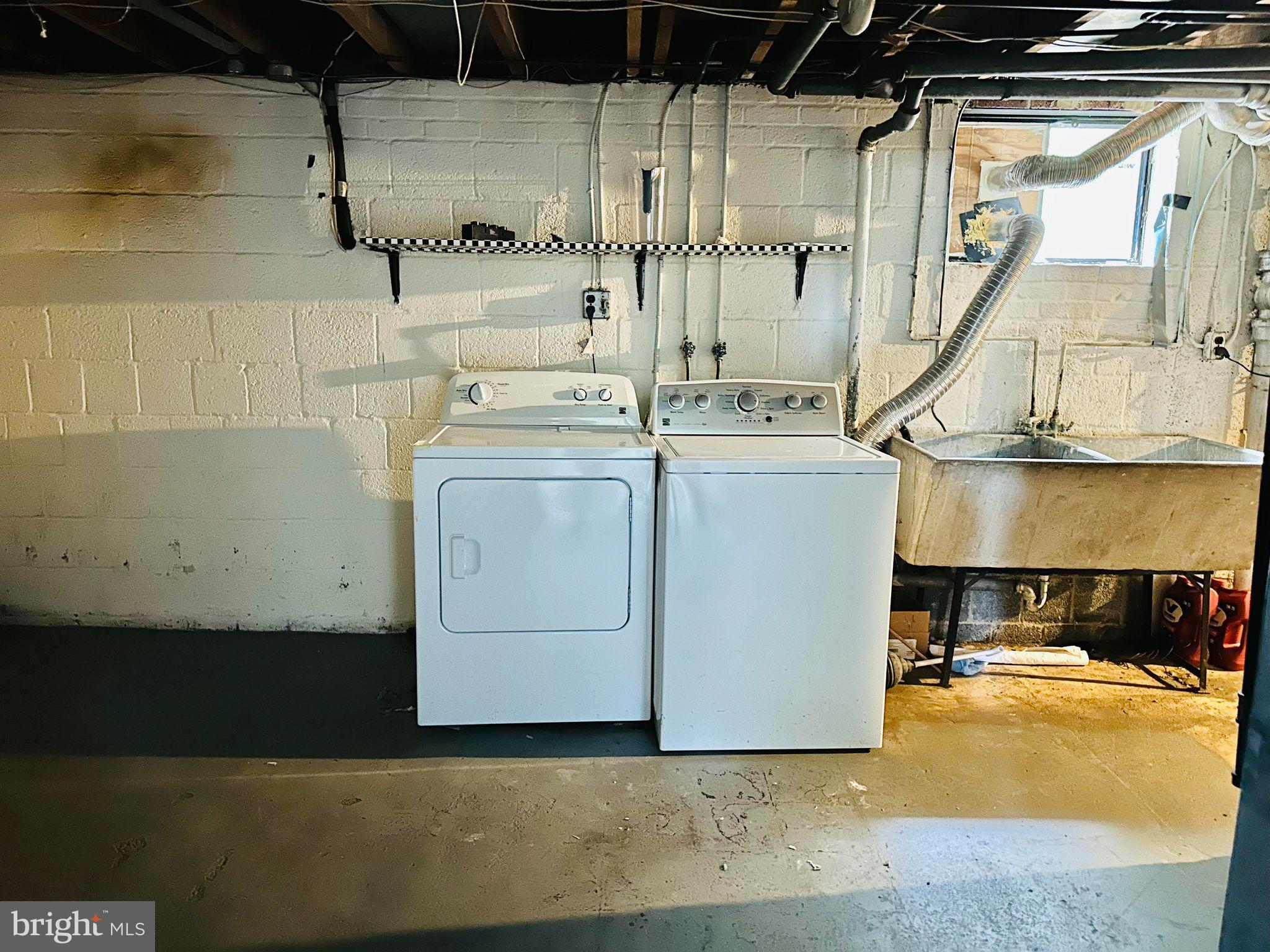 BROCKWOOD - Residential Lease