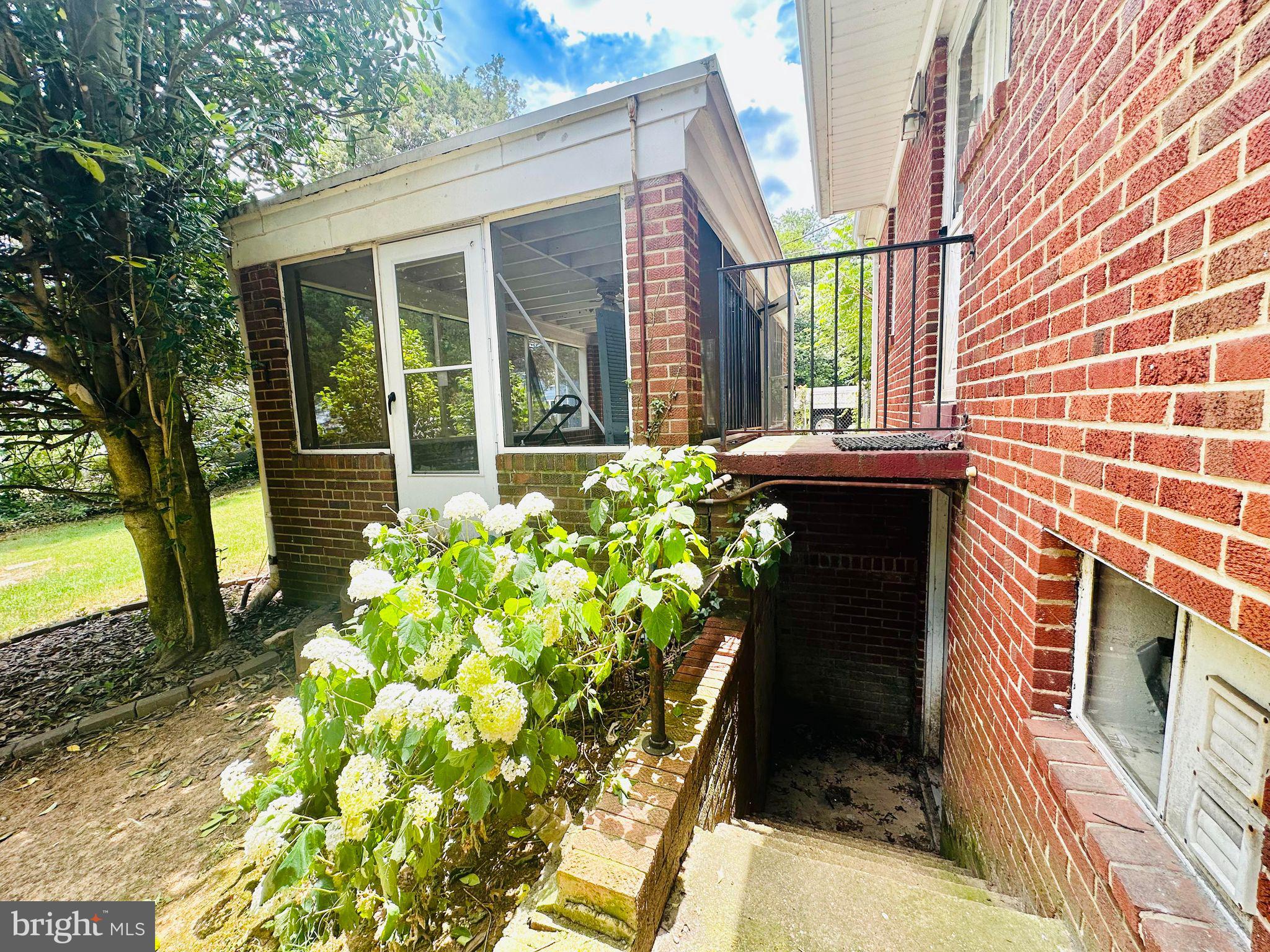 BROCKWOOD - Residential Lease