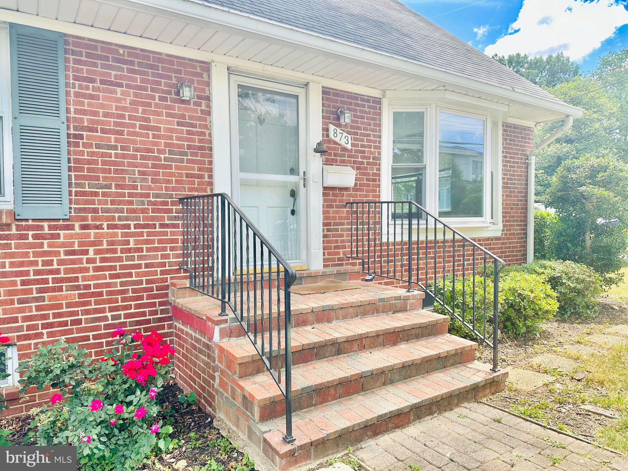 BROCKWOOD - Residential Lease