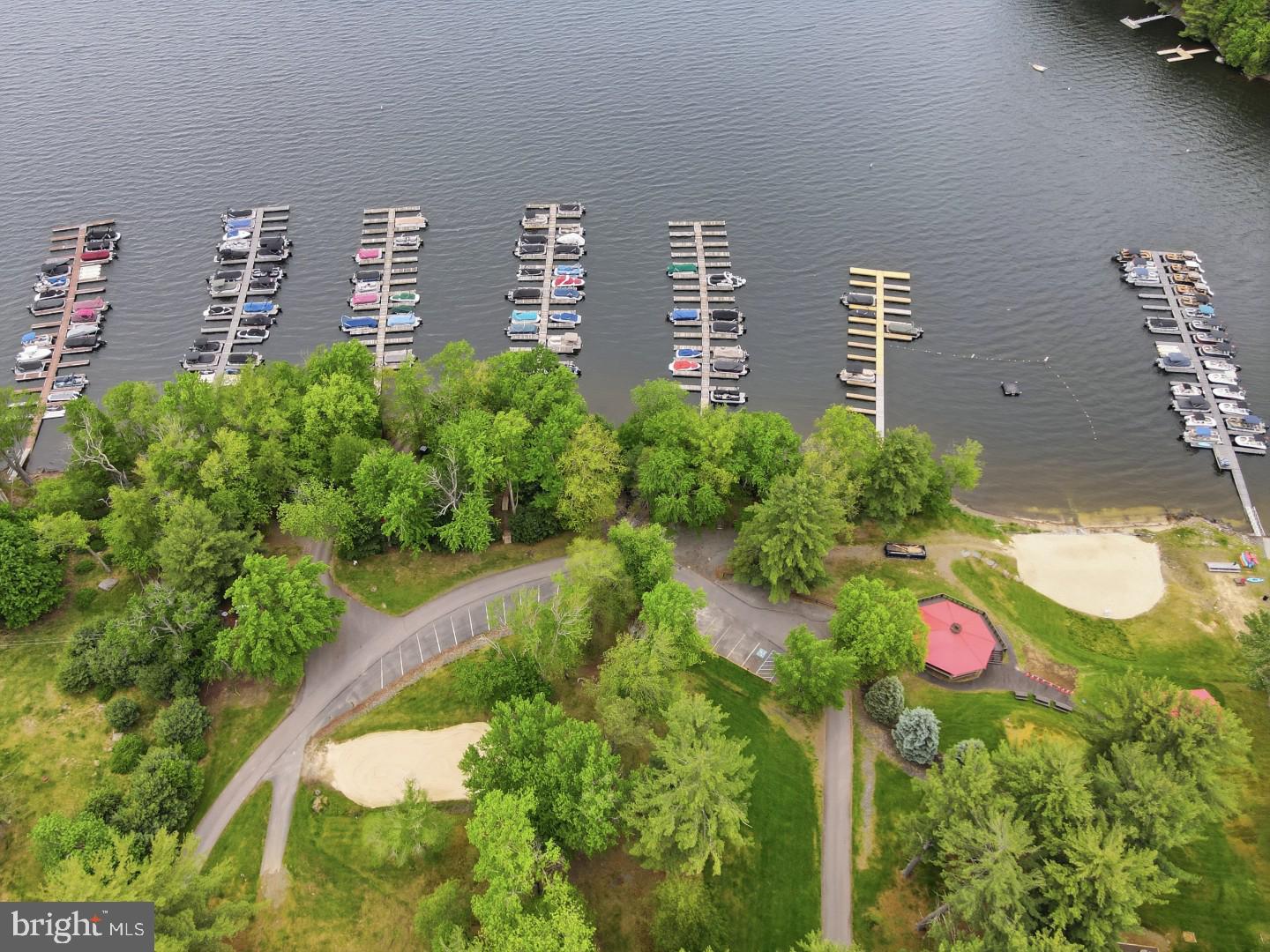 TANGLEWOOD LAKES - Residential