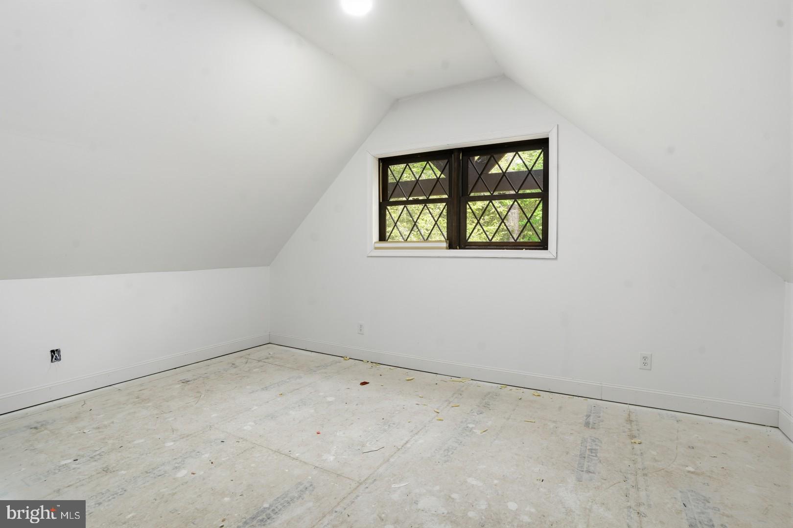 TANGLEWOOD LAKES - Residential