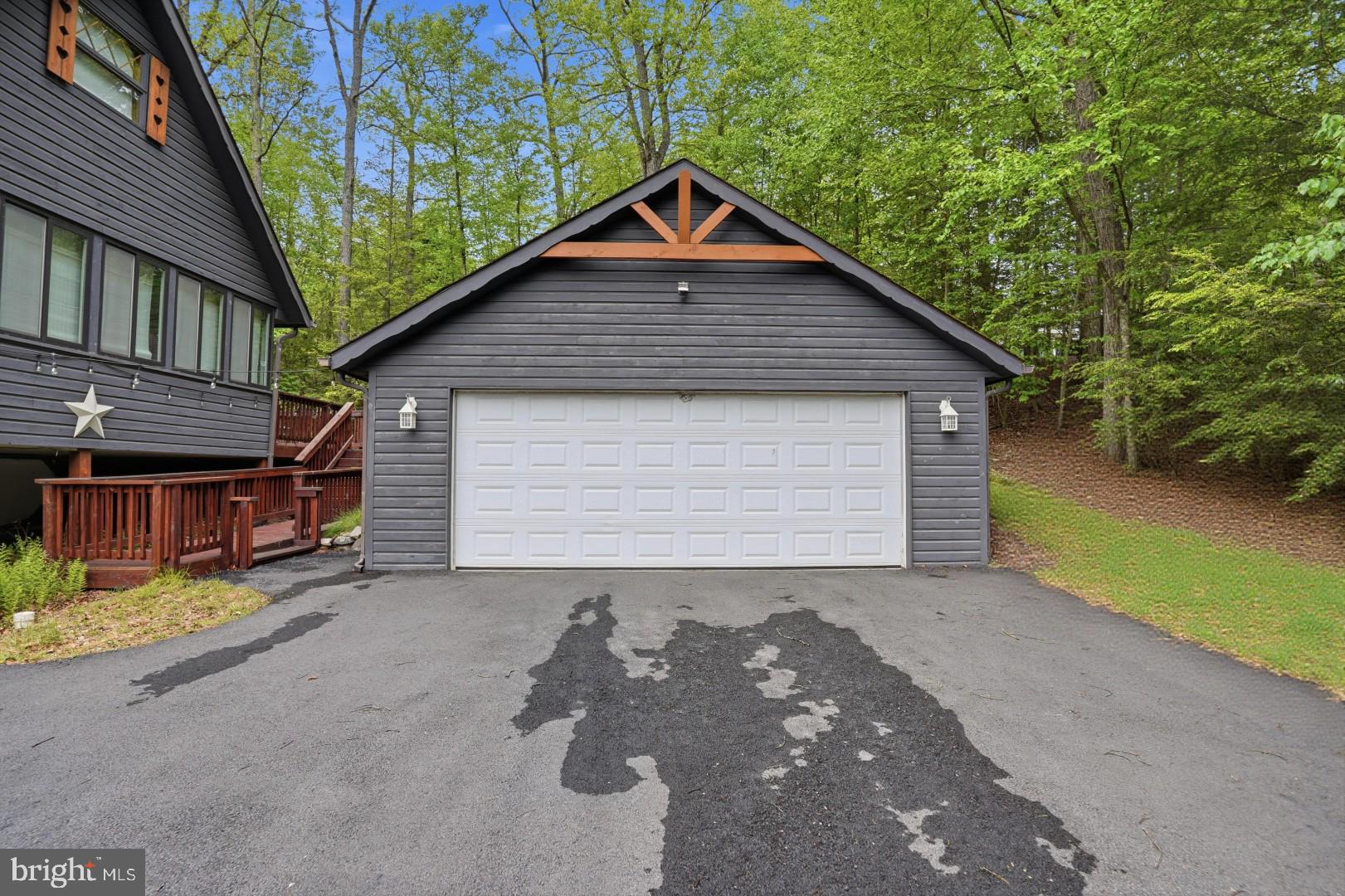 TANGLEWOOD LAKES - Residential