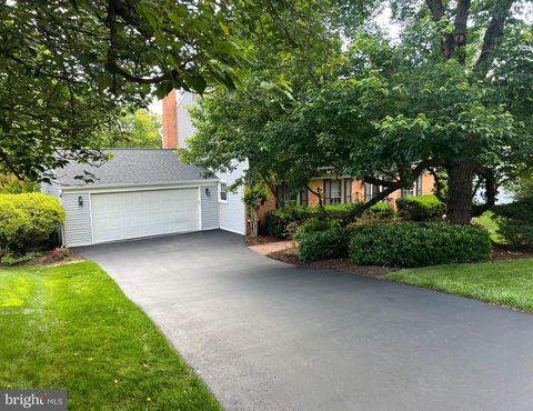 Photo of 2037 Durand Drive, RESTON, VA 20191 (MLS # VAFX2312240)