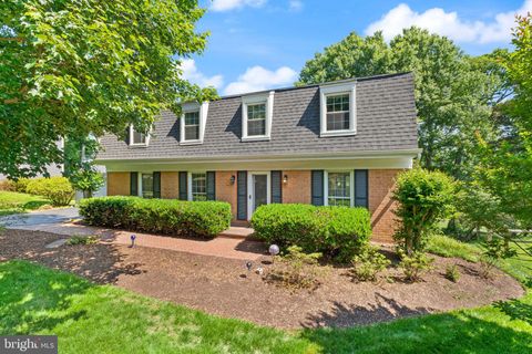 Photo of 2037 Durand Drive, RESTON, VA 20191 (MLS # VAFX2312240)