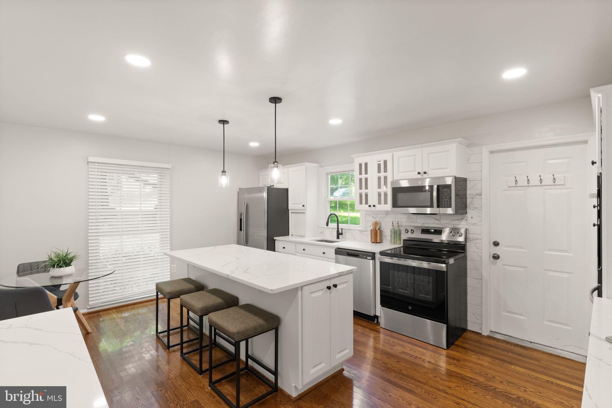 RESTON - Residential