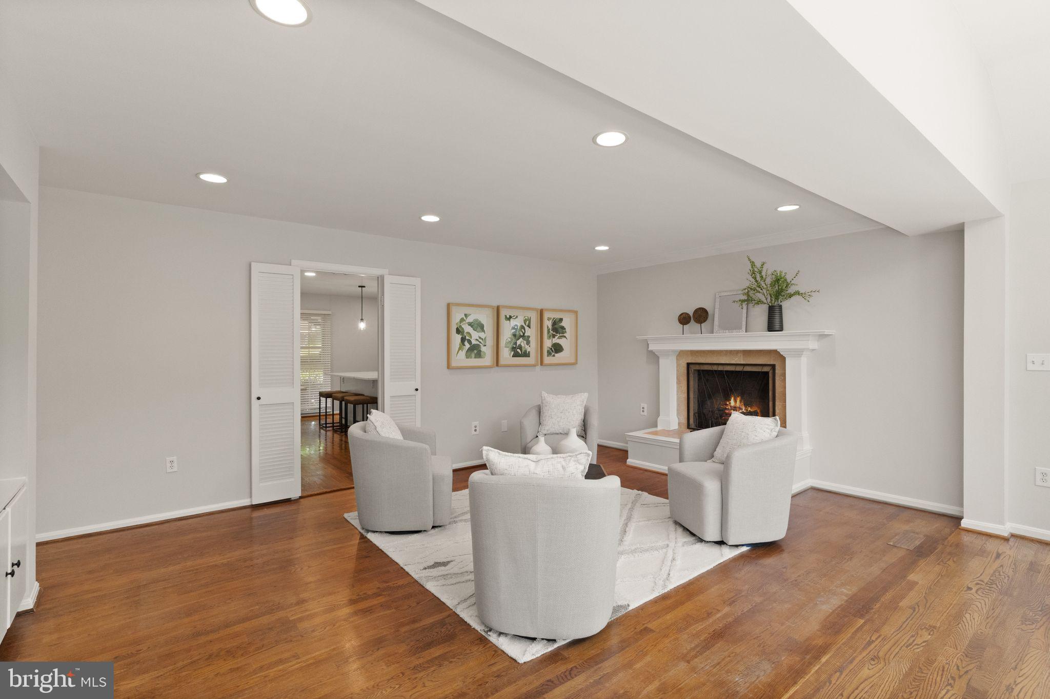 RESTON - Residential