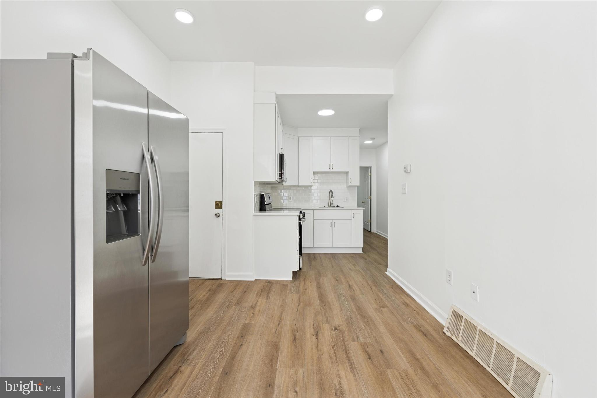 1621 W MONTGOMERY AVENUE