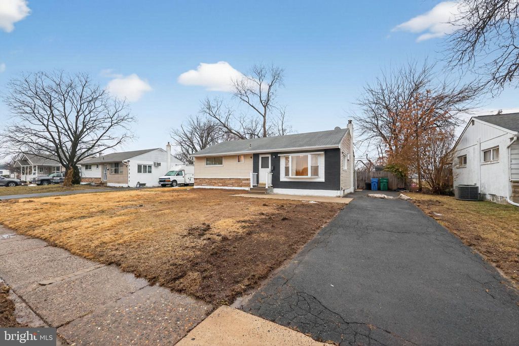 Photo of 904 Arthur Avenue, BRISTOL, PA 19007 (MLS # PABU2115258)