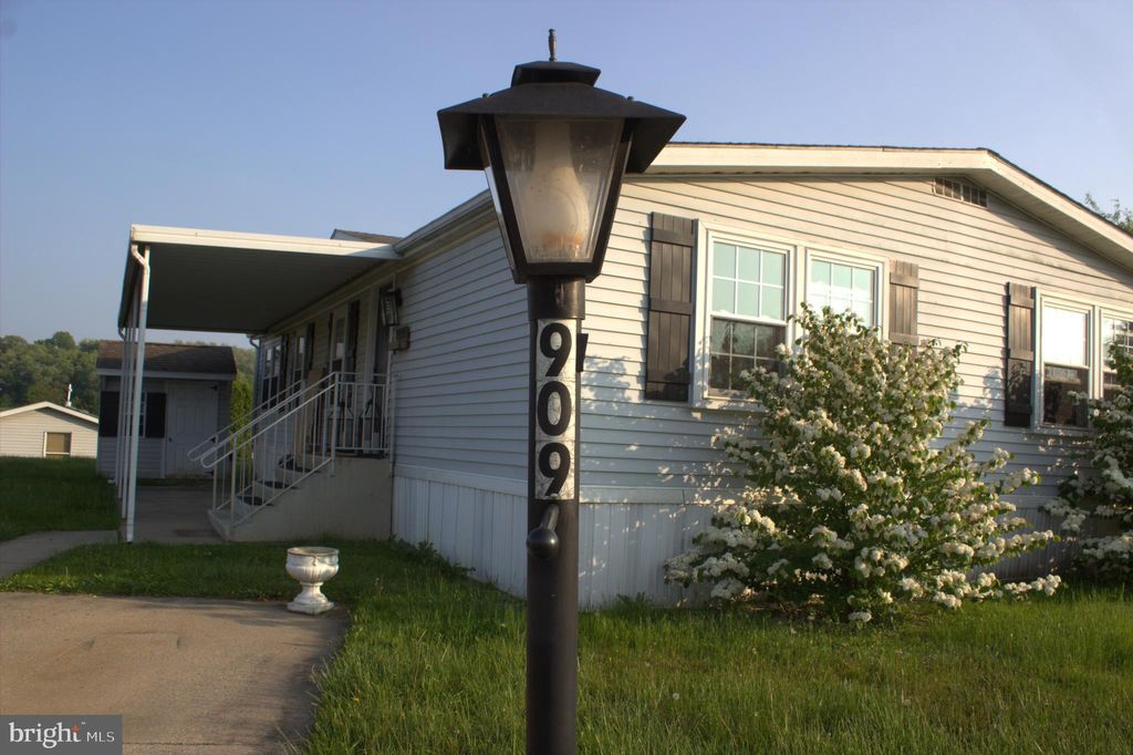 Photo of 909 DOGWOOD ST, NEW PROVIDENCE, PA 17560 (MLS # PALA2034682)