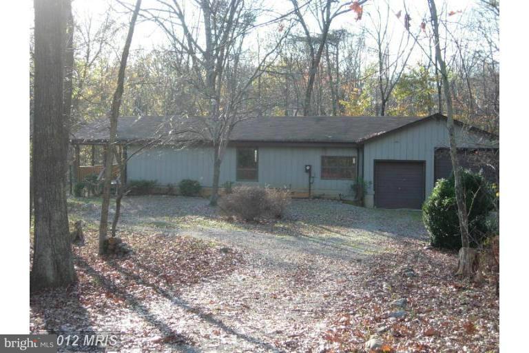 CALMES NECK ESTATES - Residential Lease