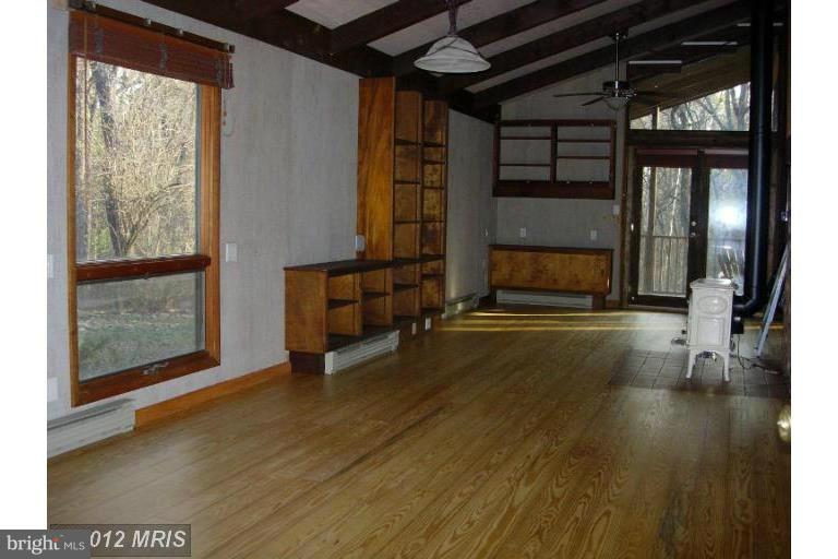 CALMES NECK ESTATES - Residential Lease