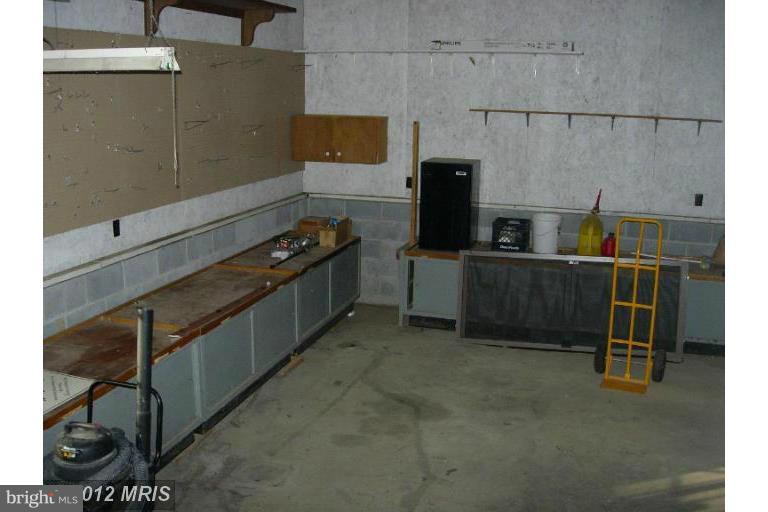 CALMES NECK ESTATES - Residential Lease