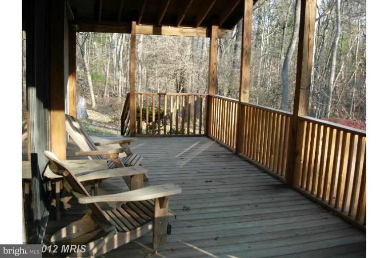 CALMES NECK ESTATES - Residential Lease