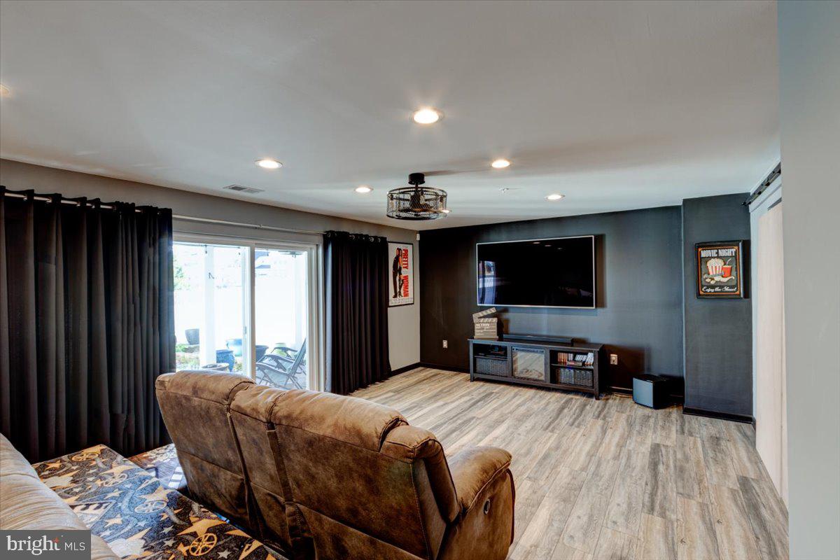 VILLAGES OF DORCHESTER - Residential