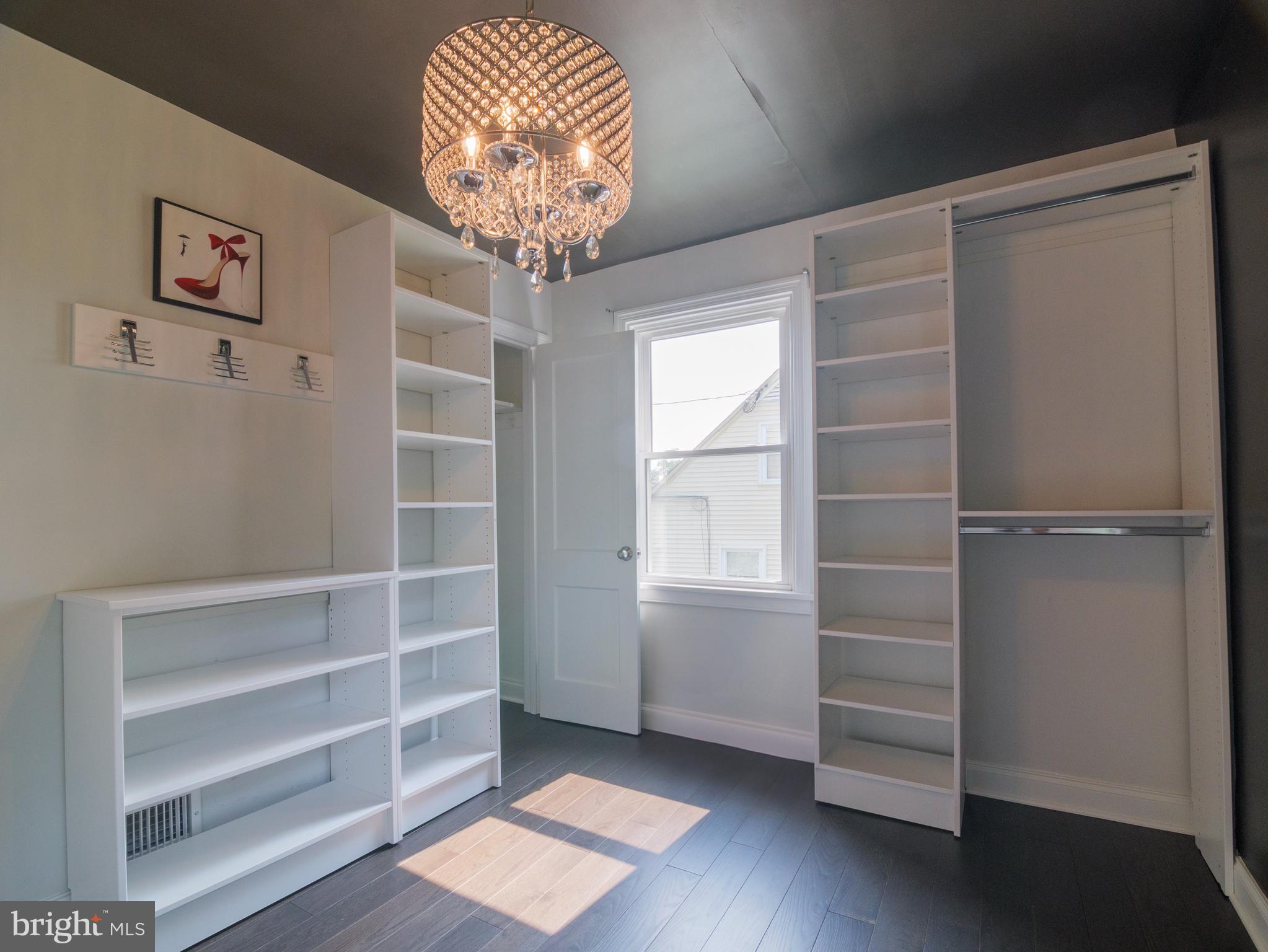 GLENMONT FOREST - Residential