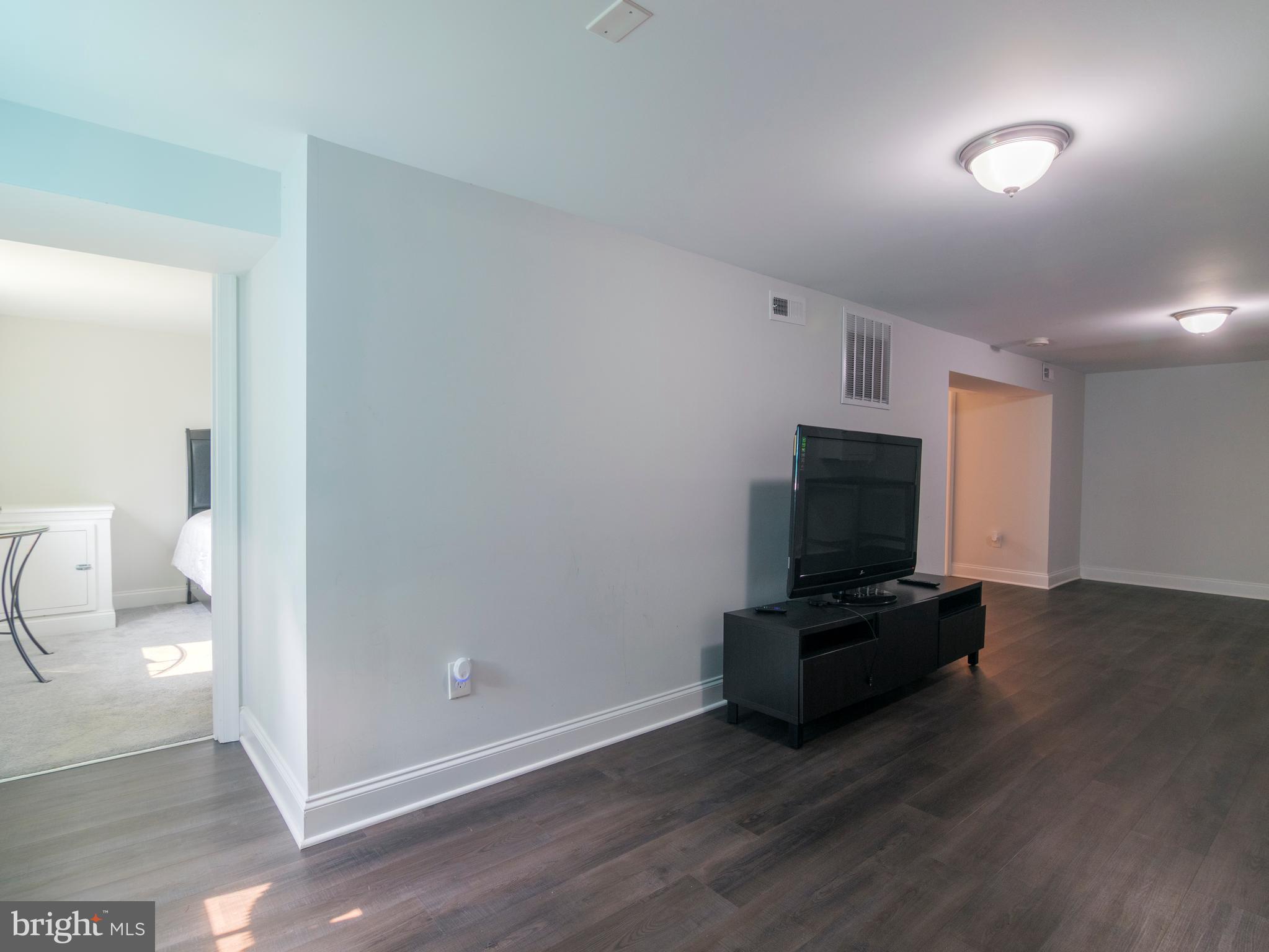 GLENMONT FOREST - Residential