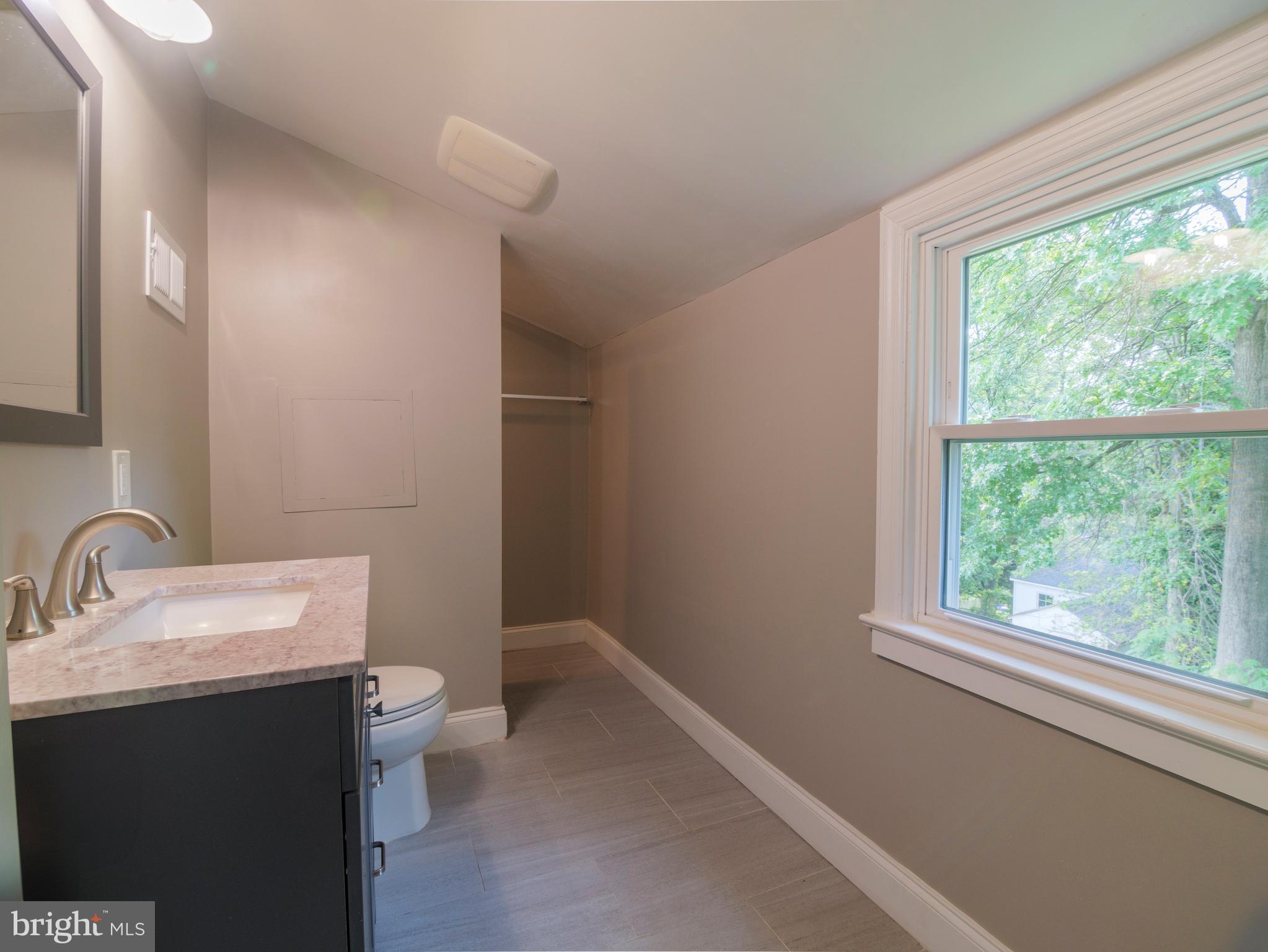 GLENMONT FOREST - Residential