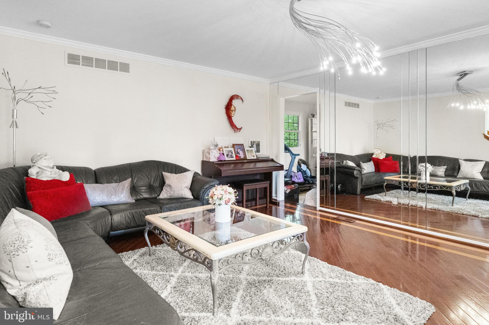 LONGFIELD WOODS - Residential