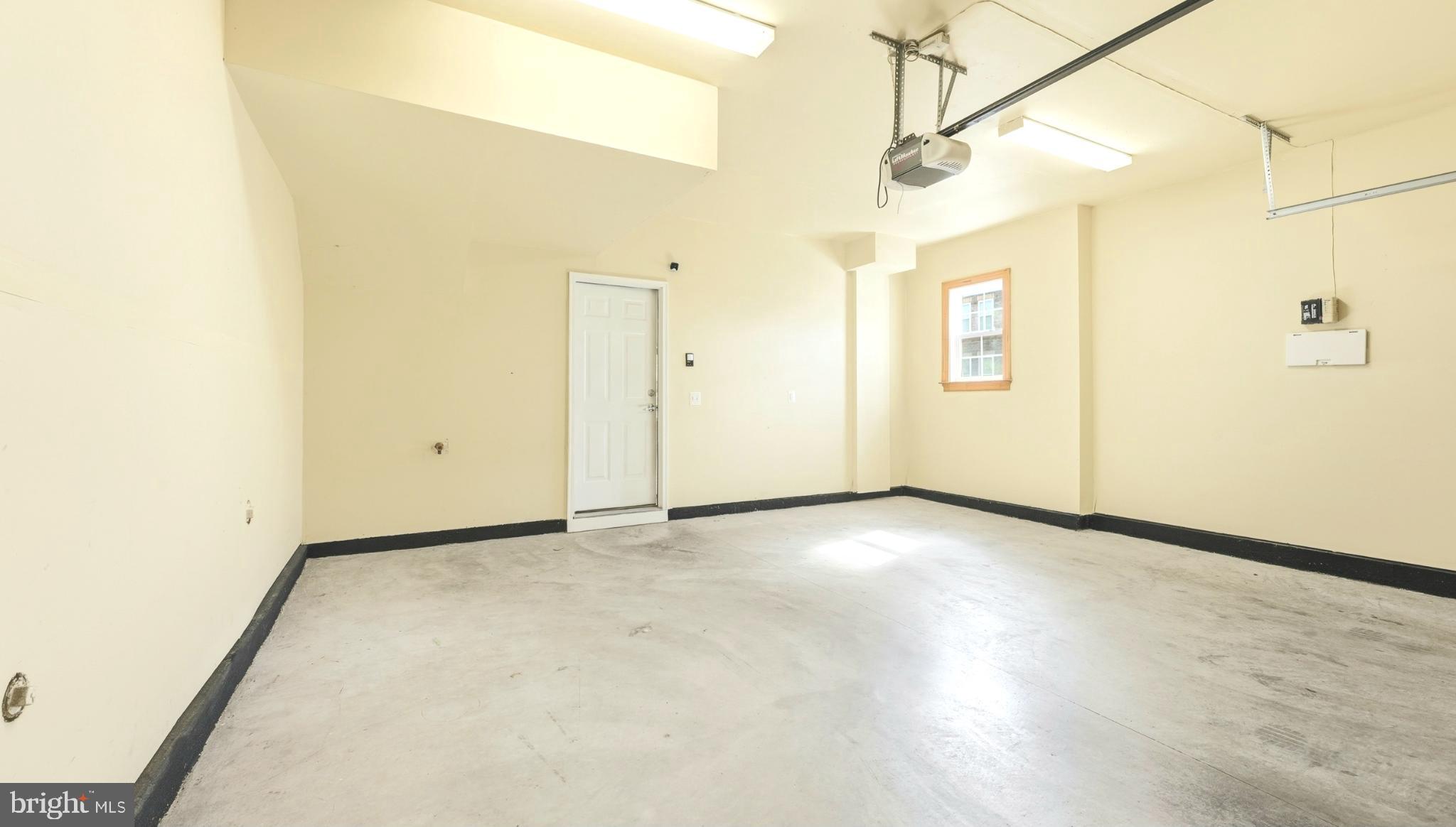 EAST GATE - Residential