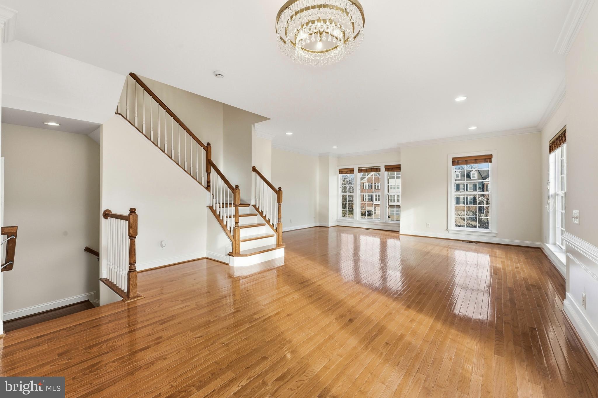 EAST GATE - Residential