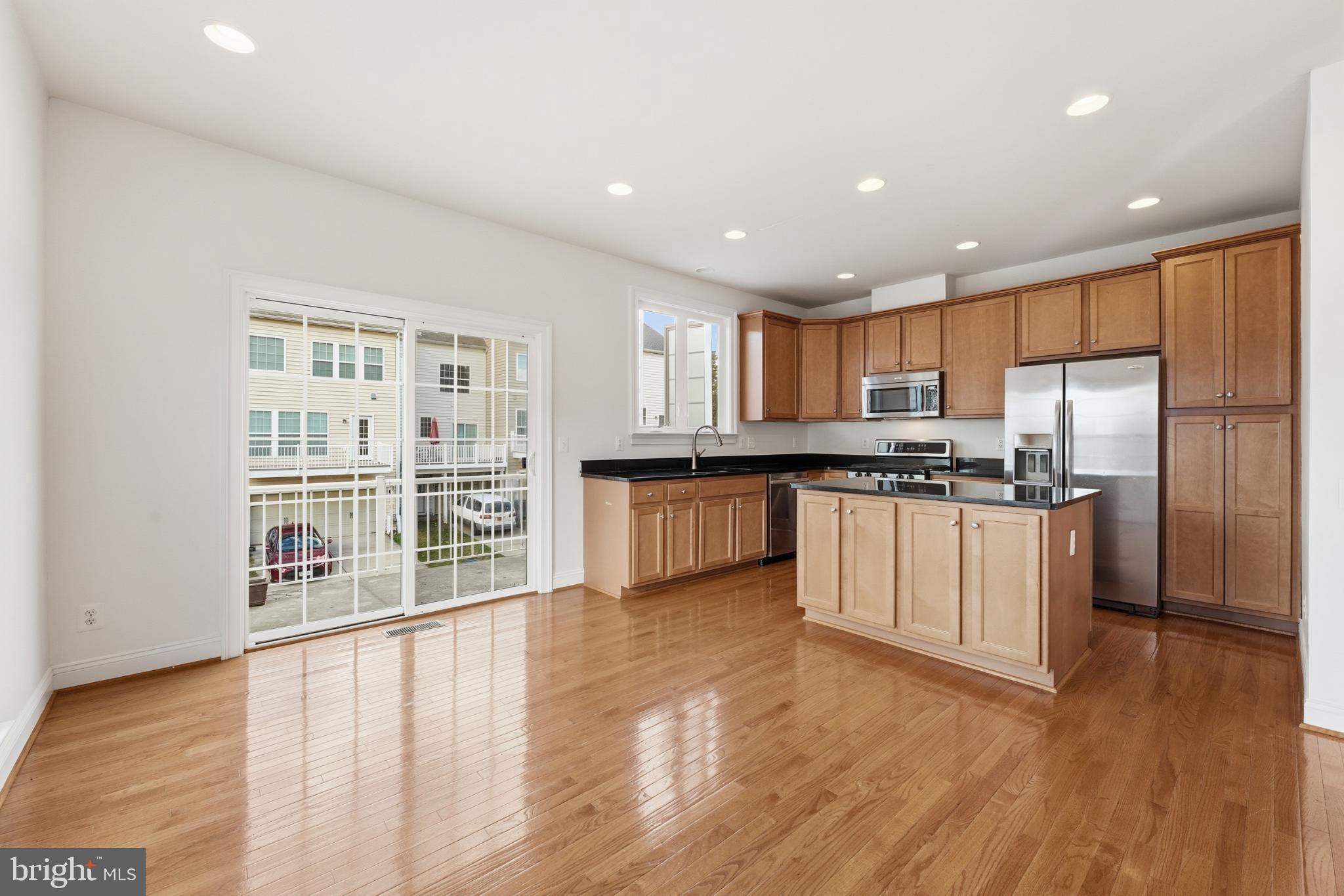 EAST GATE - Residential