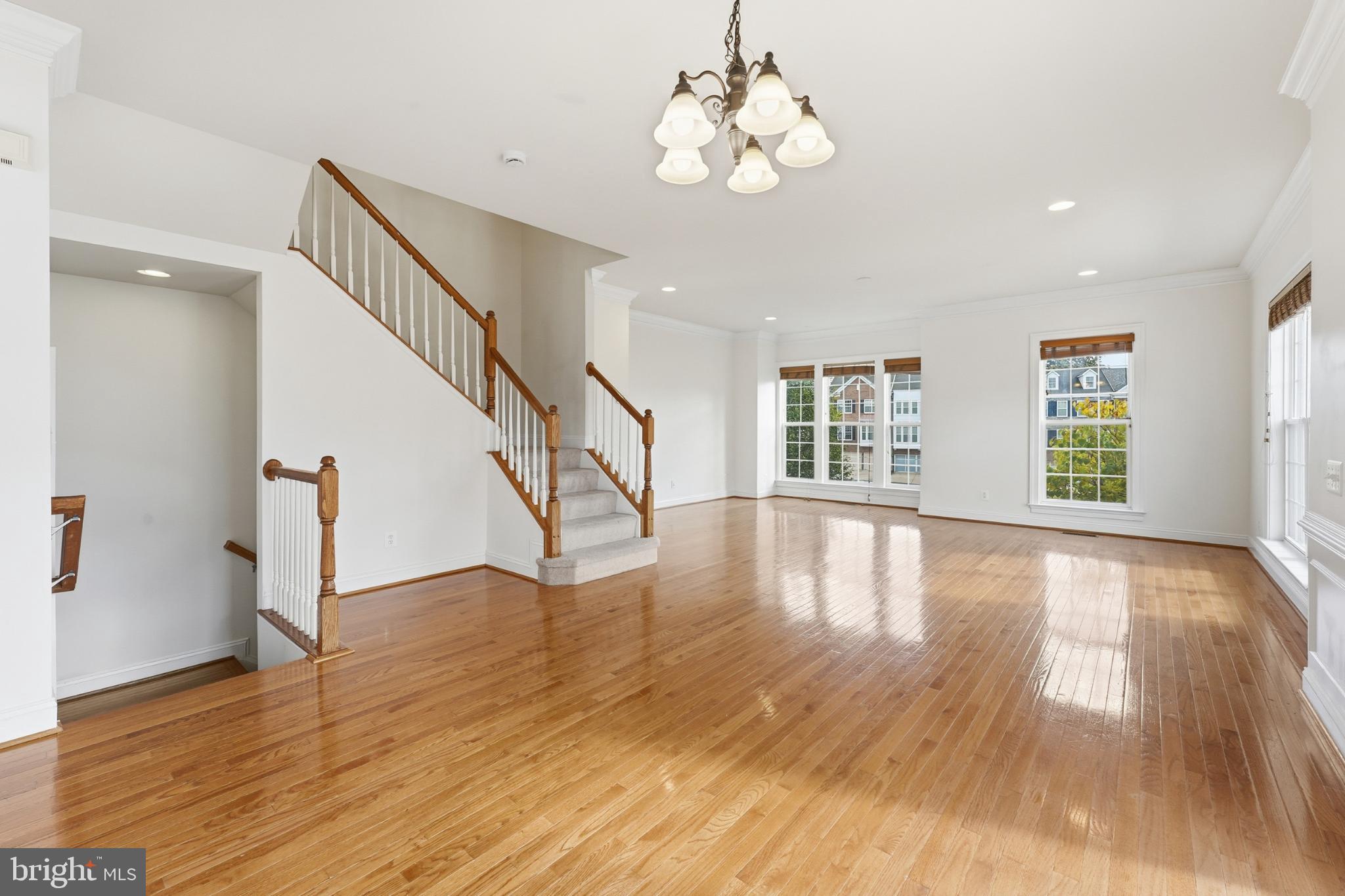 EAST GATE - Residential