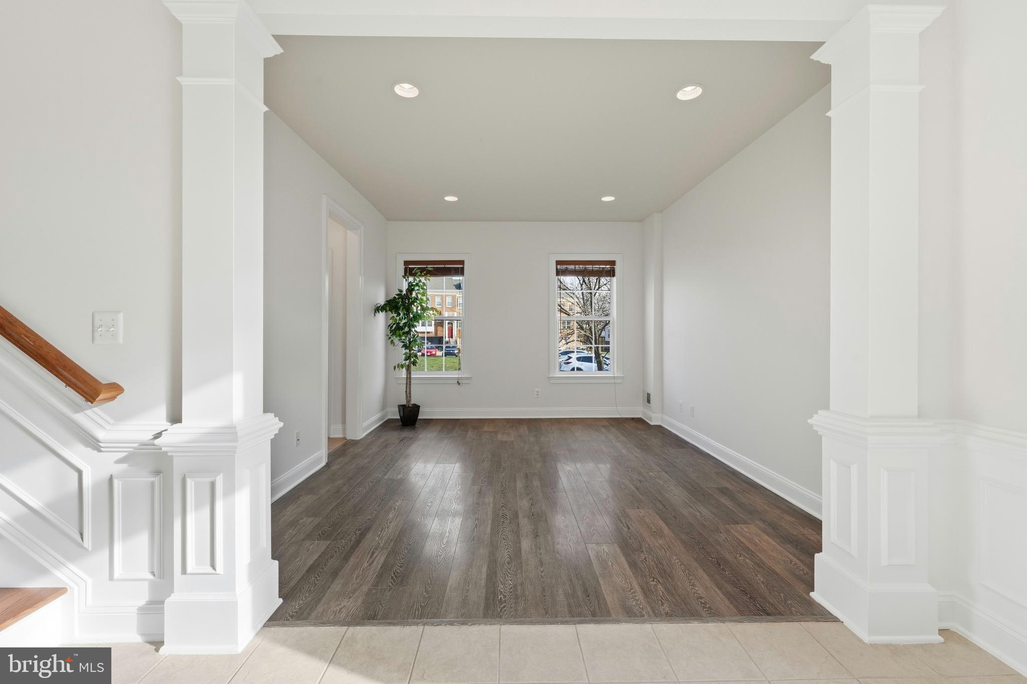 EAST GATE - Residential