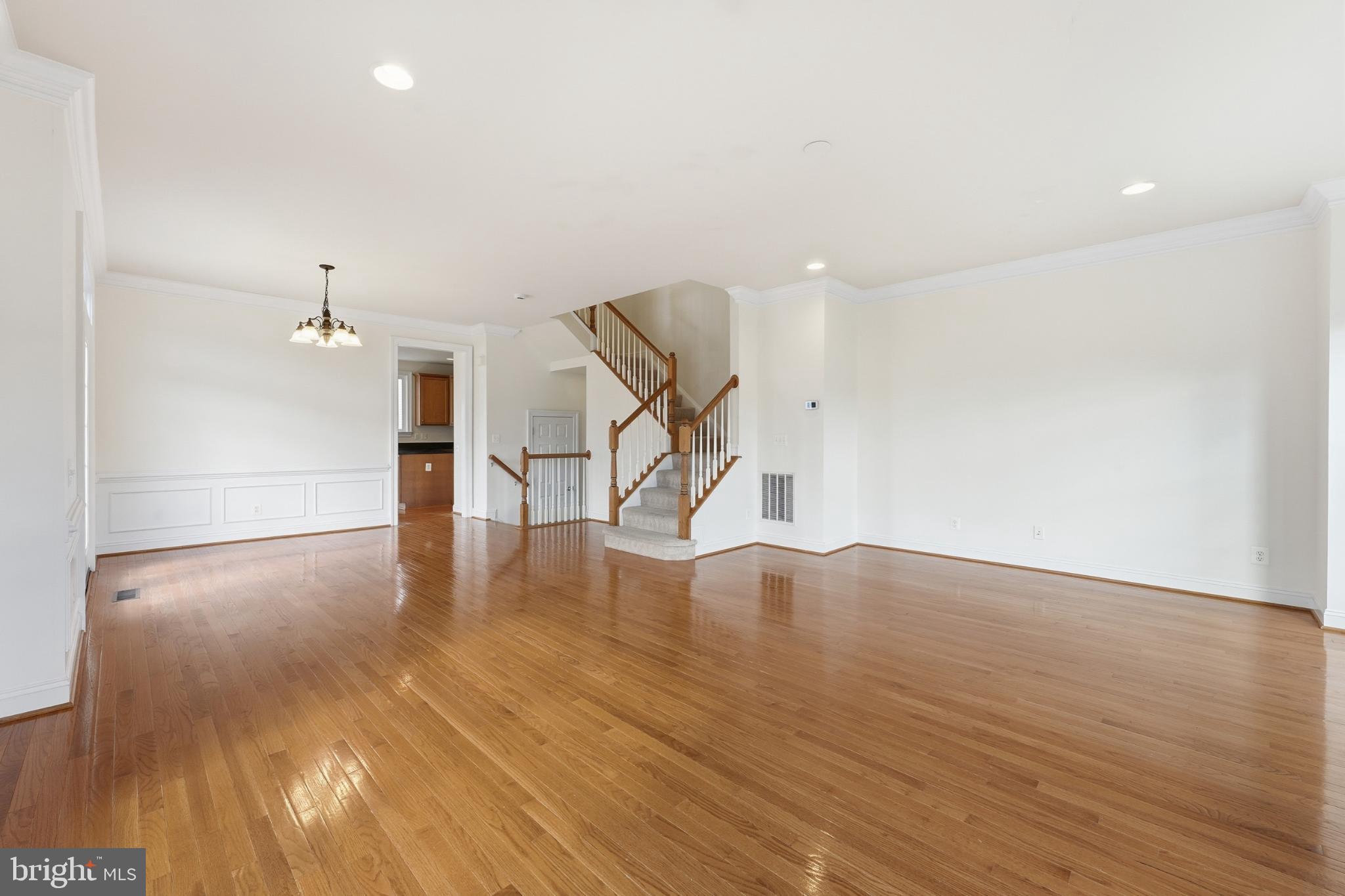 EAST GATE - Residential