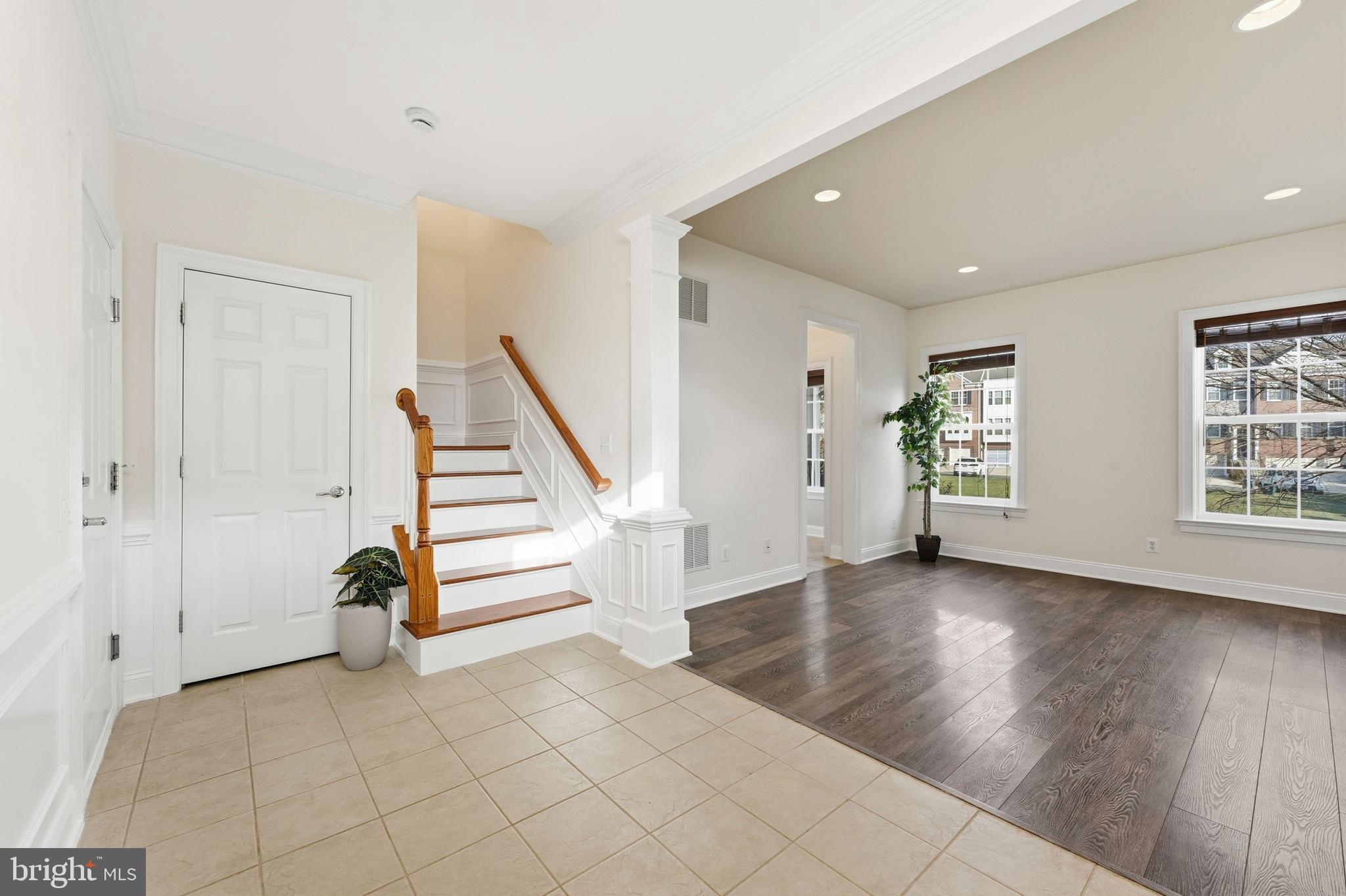 EAST GATE - Residential