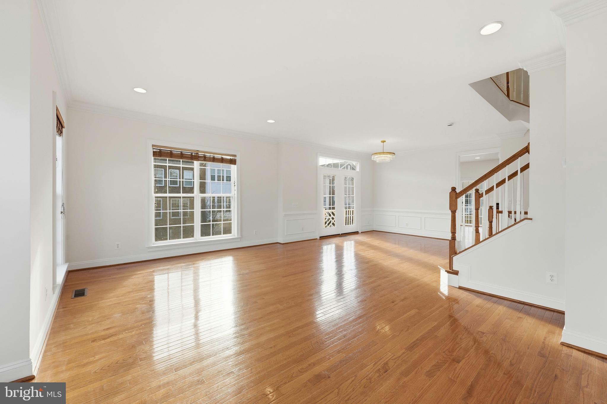 EAST GATE - Residential