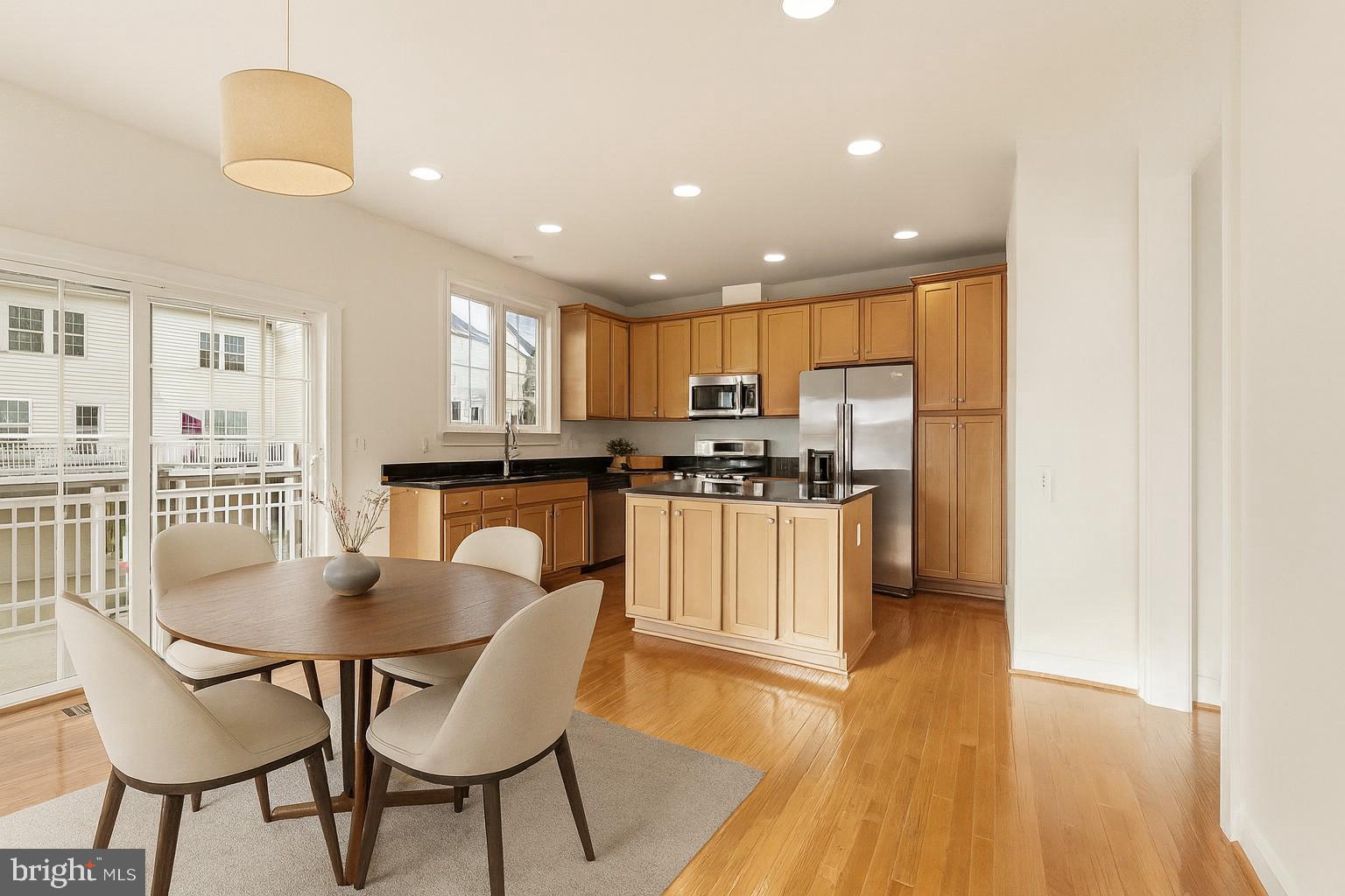 EAST GATE - Residential