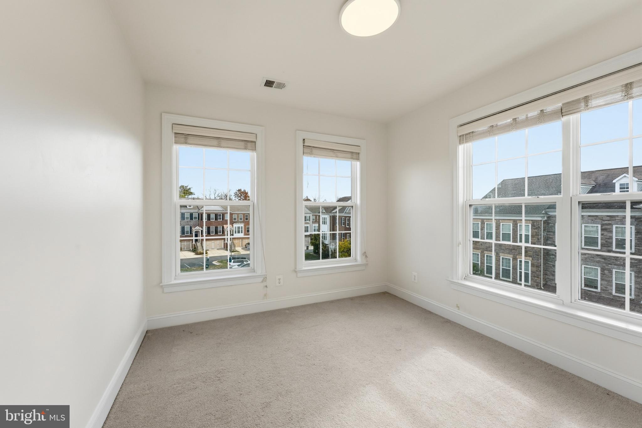 EAST GATE - Residential