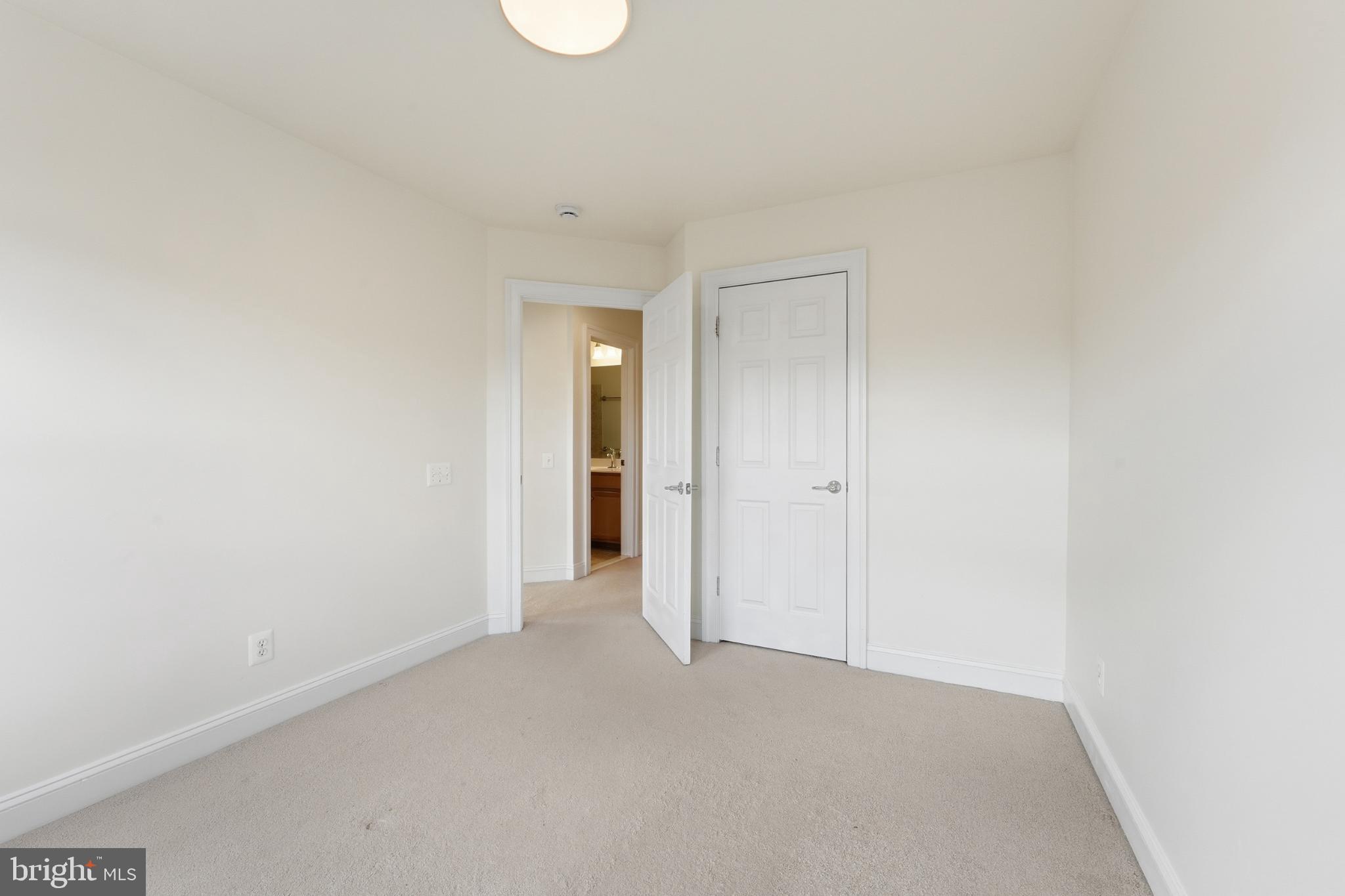 EAST GATE - Residential