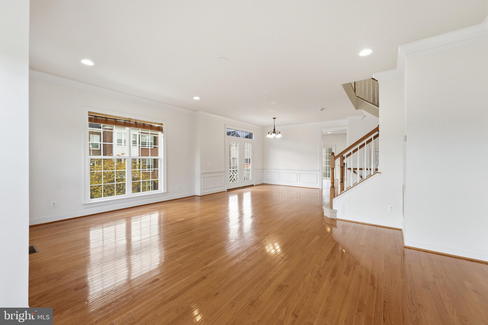 EAST GATE - Residential