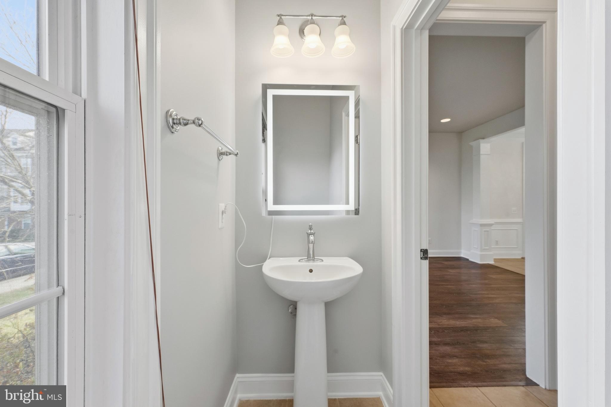 EAST GATE - Residential