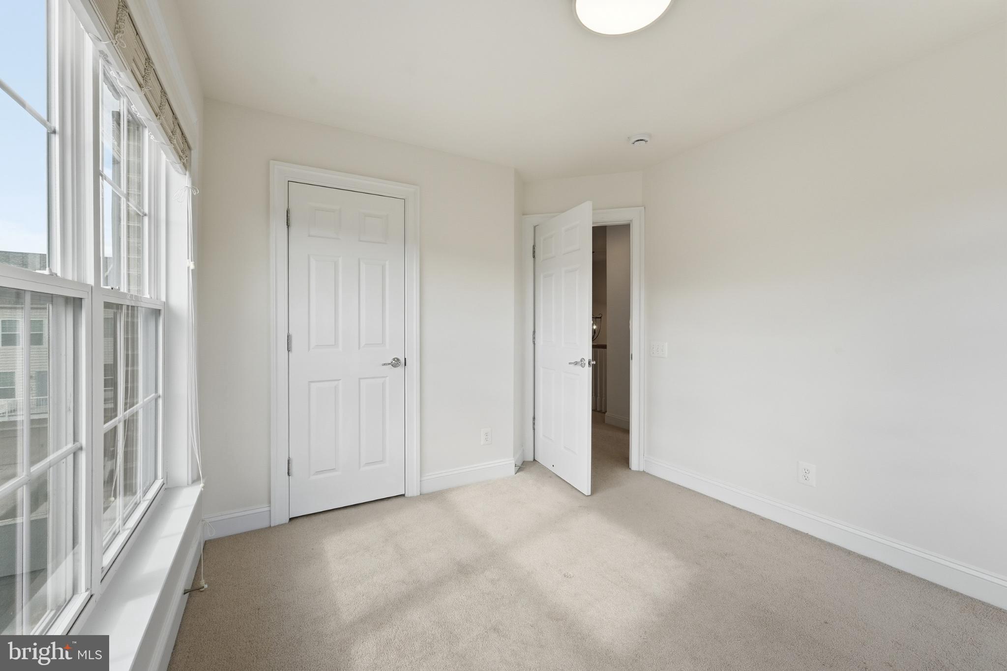 EAST GATE - Residential