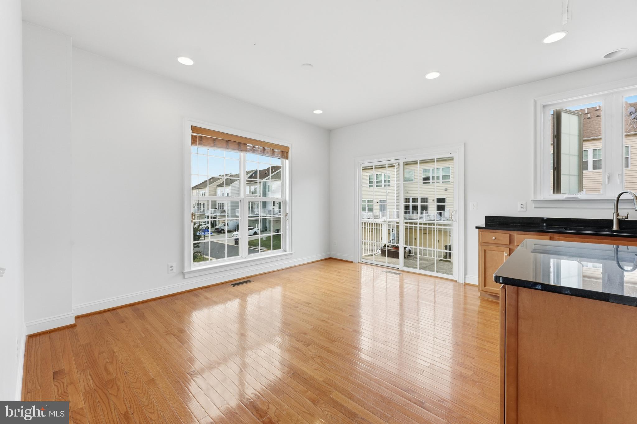 EAST GATE - Residential