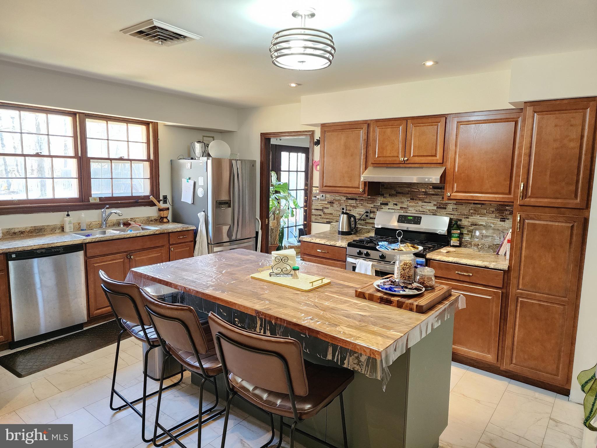 APPLE GROVE - Residential Lease