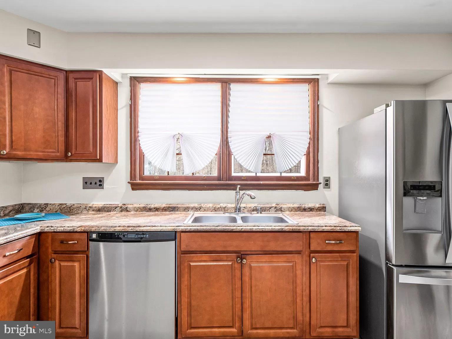 APPLE GROVE - Residential Lease