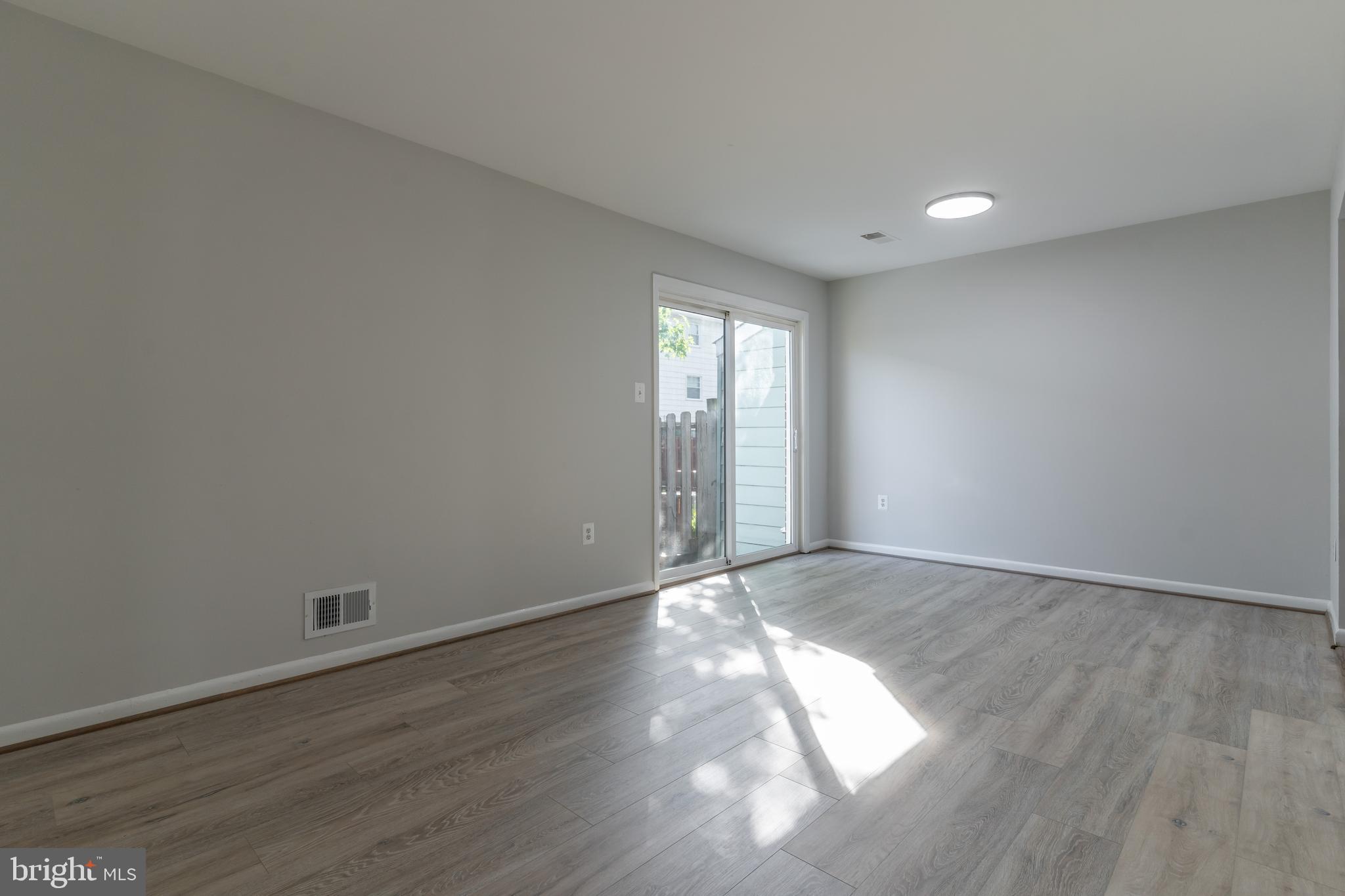 WILLIAMSTOWN - Residential