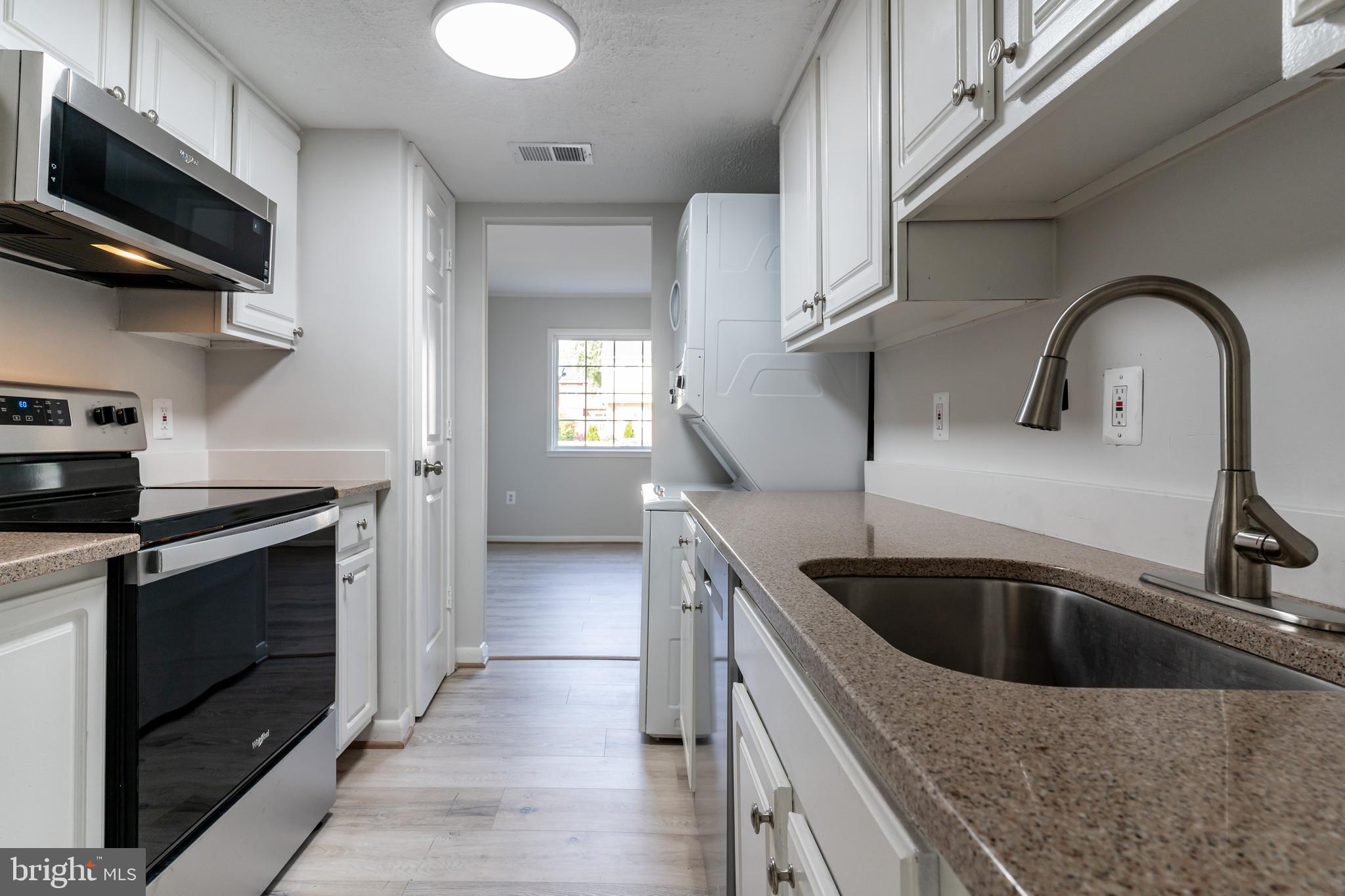 WILLIAMSTOWN - Residential